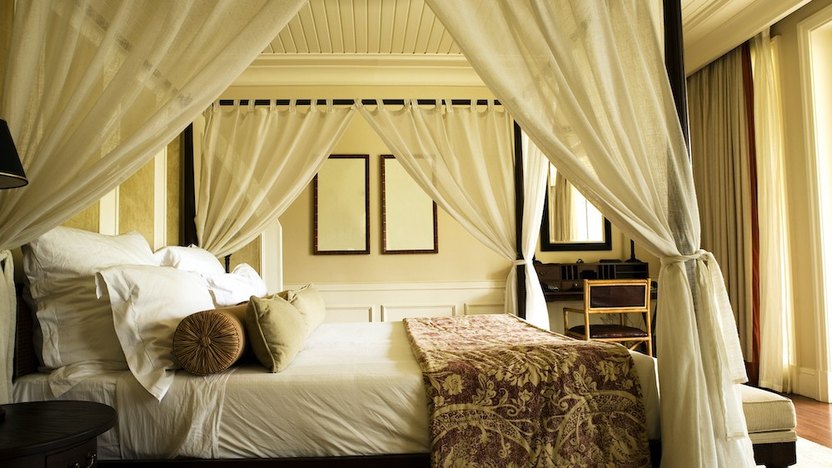 Crave a Canopy Bed? Modern Spins on This Dramatic Style